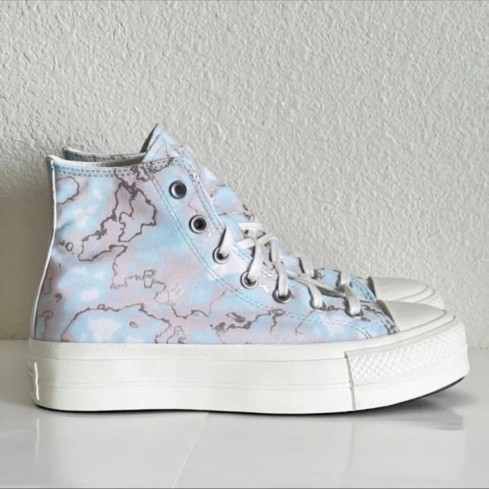 Converse CTAS LIFT Platform Women's High-Top Sneakers - Blue and‎ White